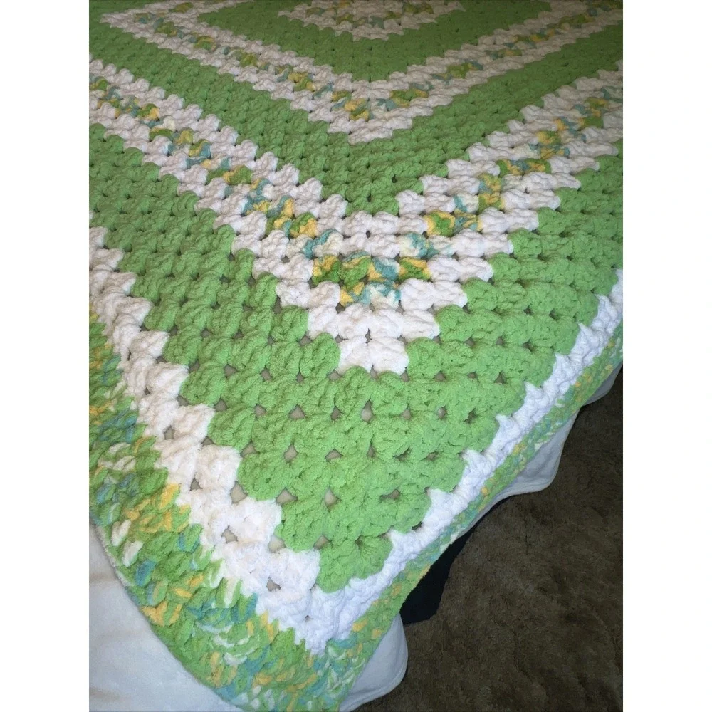Vtg Soft Handmade Boho Crochet  68